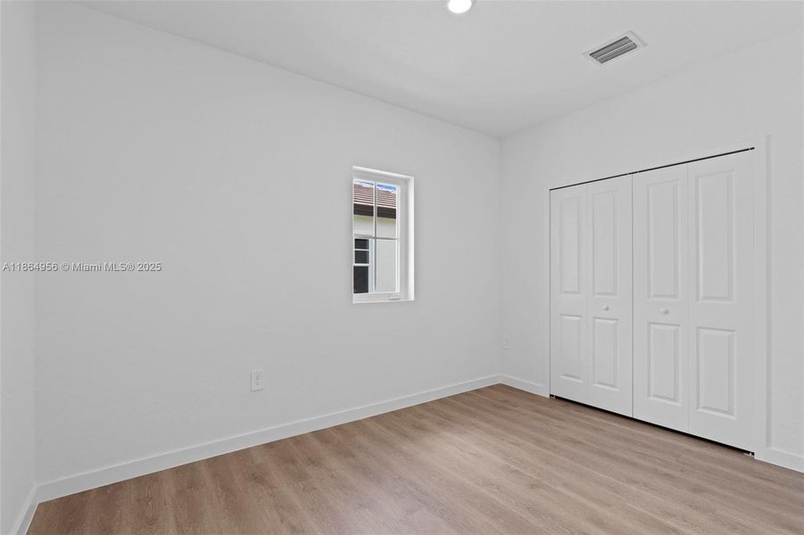 Spacious, unfurnished interior of a new home in , Miami (Image 16).