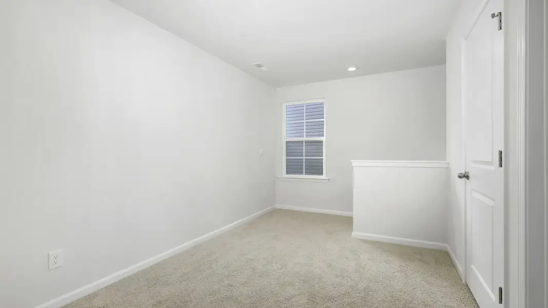 Spacious, unfurnished interior of a new home in Willow Mill, Thomasville (Image 14).