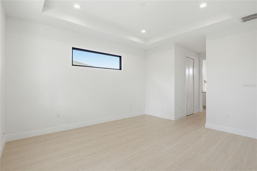 Spacious, unfurnished interior of a new home in , North Port (Image 33).