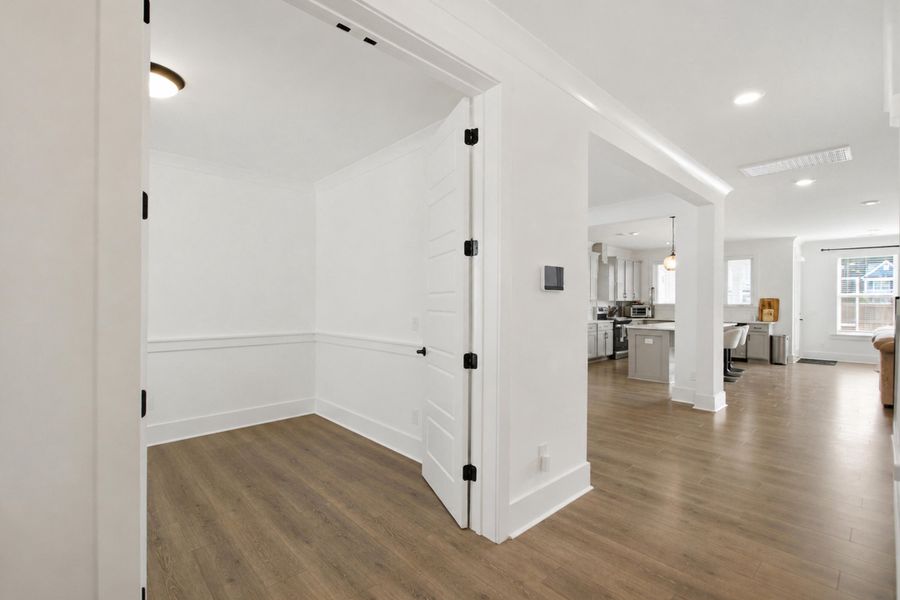 Spacious, unfurnished interior of a new home in Homecoming, Ravenel (Image 26).