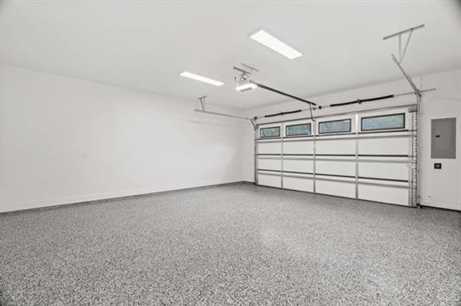Spacious, unfurnished interior of a new home in , Horseshoe Bay (Image 11).