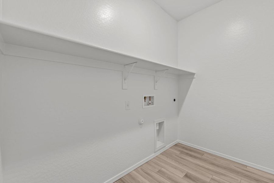 Spacious, unfurnished interior of a new home in Mystic Vista Enclaves, Buckeye (Image 13). Spacious, unfurnished interior of a new home in Mystic Vista Enclaves, Buckeye (Image 13).