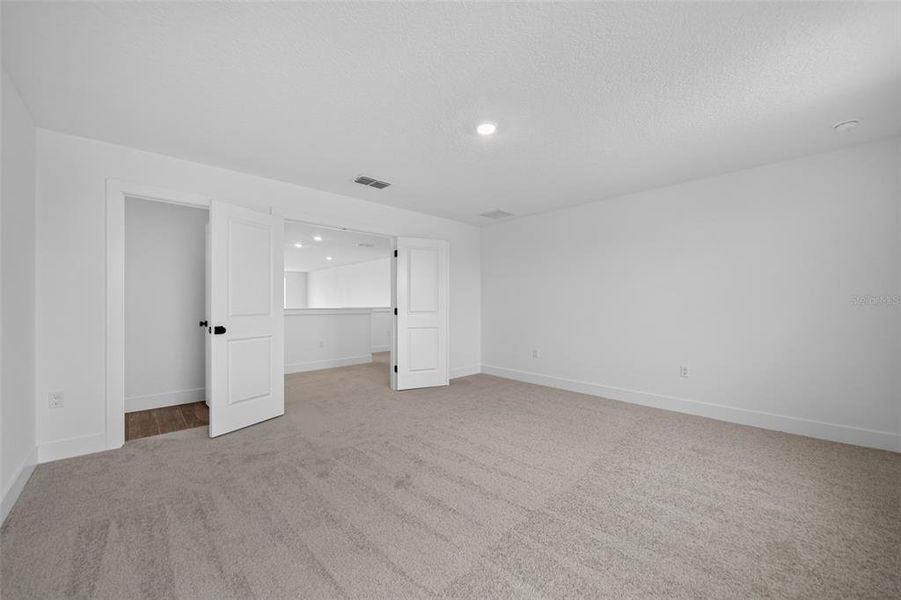 Spacious, unfurnished interior of a new home in Trailside, Mount Dora (Image 28).