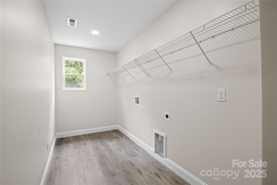 Spacious, unfurnished interior of a new home in , Monroe (Image 14).