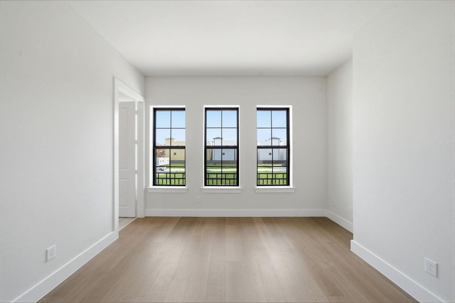 Spacious, unfurnished interior of a new home in Spring Valley Creek, Houston (Image 32).