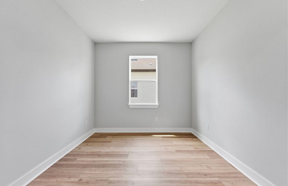 Spacious, unfurnished interior of a new home in Del Webb River Reserve, Spring Hill (Image 13).