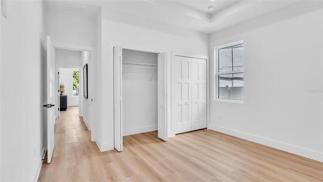 Spacious, unfurnished interior of a new home in , St. Petersburg (Image 20).