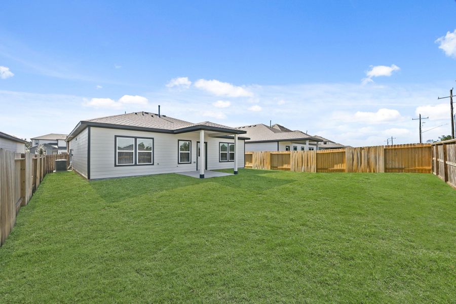 Exterior details and patio area of a home in Magnolia Springs, Montgomery (Image 20).