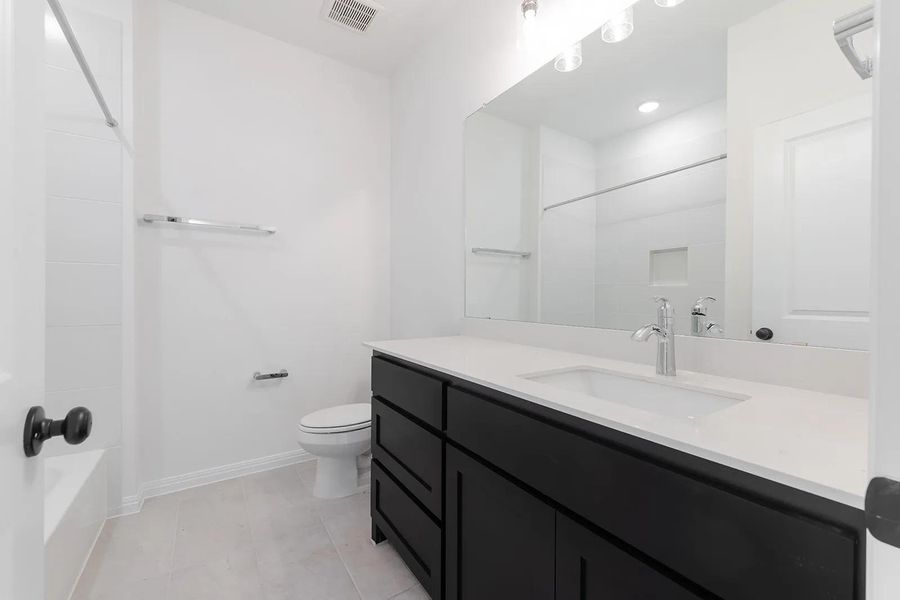 Deerfield II G Bathroom 2