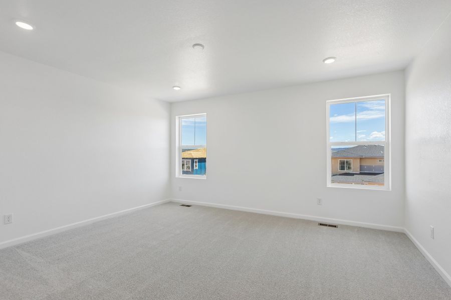 Spacious, unfurnished interior of a new home in Sterling Ranch Ascent Village, Littleton (Image 26).
