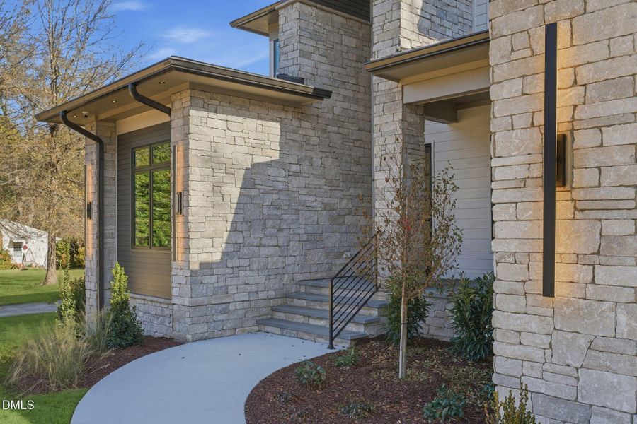 403 Carolyn Court-10