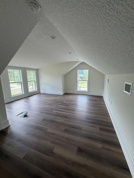 Spacious, unfurnished interior of a new home in , Jesup (Image 11).