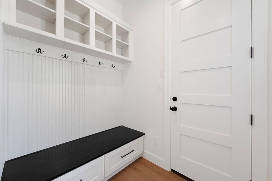 Spacious, unfurnished interior of a new home in , Horseshoe Bay (Image 23).