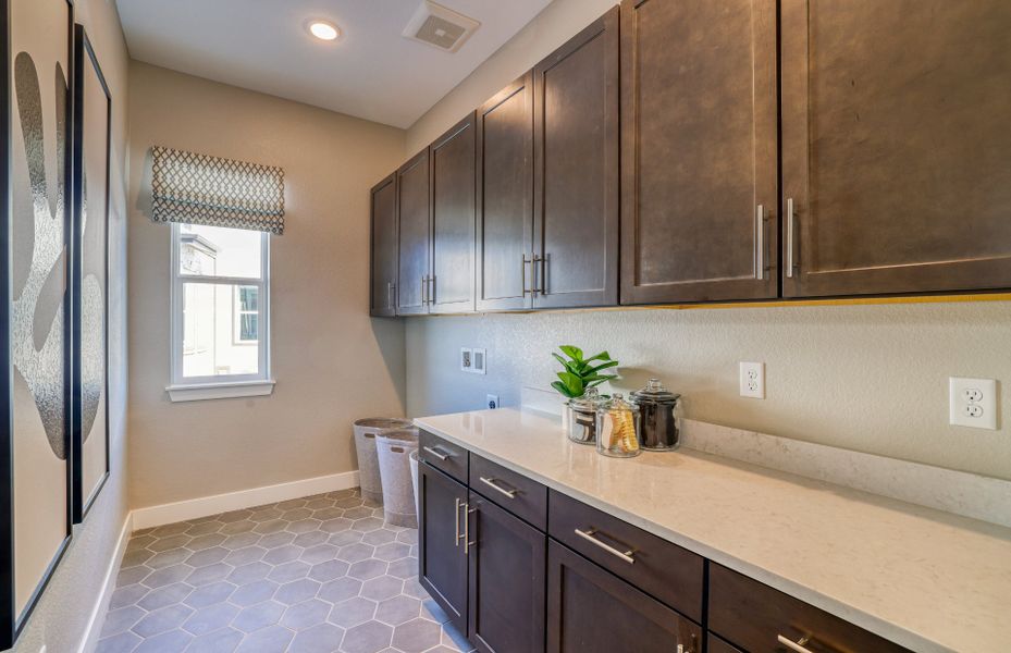 Furnished interior view inside a new home in Sterling Ranch, Littleton (Image 13).