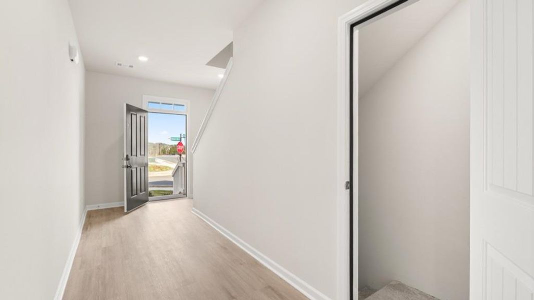 Spacious, unfurnished interior of a new home in Pointe Park, Union City (Image 22).