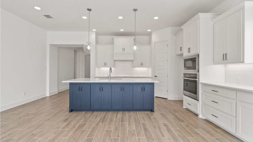 Image 7 representing the 2200F by Perry Homes in Turnleaf 50', Punta Gorda, FL.