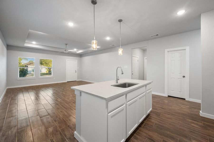 Furnished interior view inside a new home in , Corsicana (Image 8).