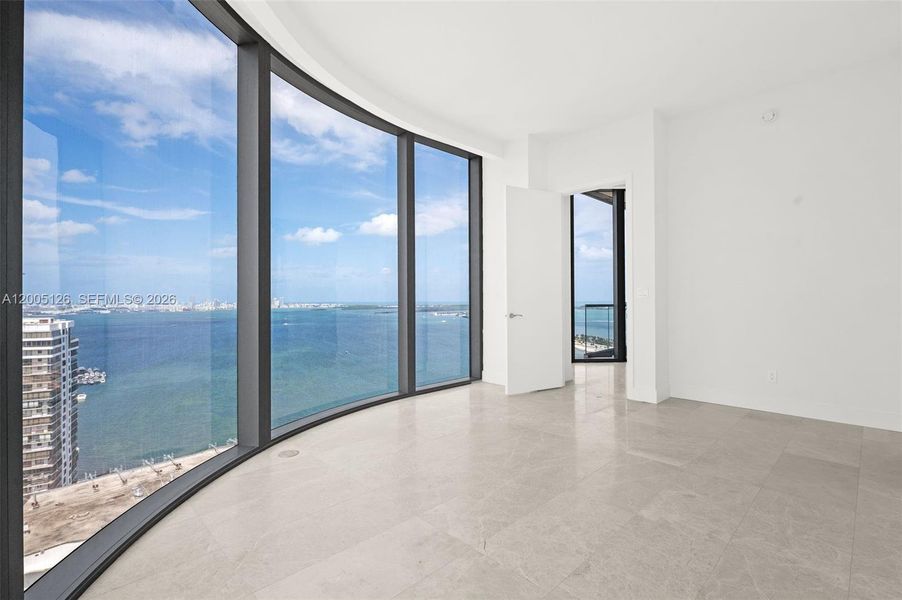 Spacious, unfurnished interior of a new home in , Miami (Image 12).