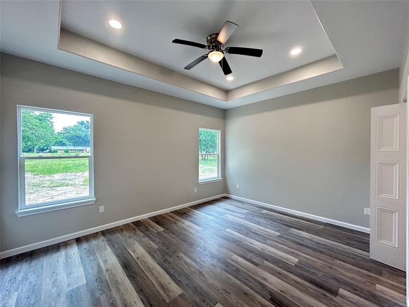Spacious, unfurnished interior of a new home in , Sulphur Springs (Image 11).