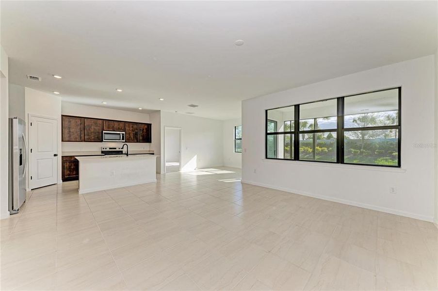 Spacious, unfurnished interior of a new home in , Bradenton (Image 40). Spacious, unfurnished interior of a new home in , Bradenton (Image 40).
