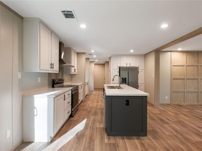 Furnished interior view inside a new home in , Gainesville (Image 5).