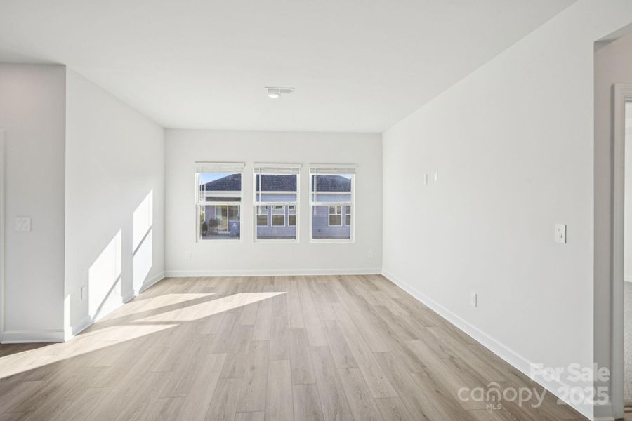 Spacious, unfurnished interior of a new home in Oxford Station, Salisbury (Image 10).