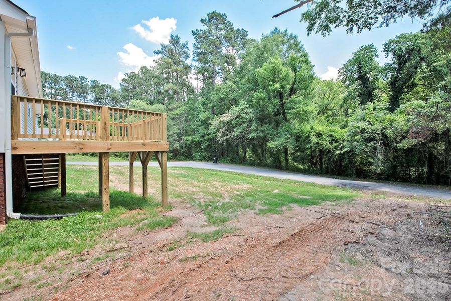 Exterior details and patio area of a home in , Kannapolis (Image 15).