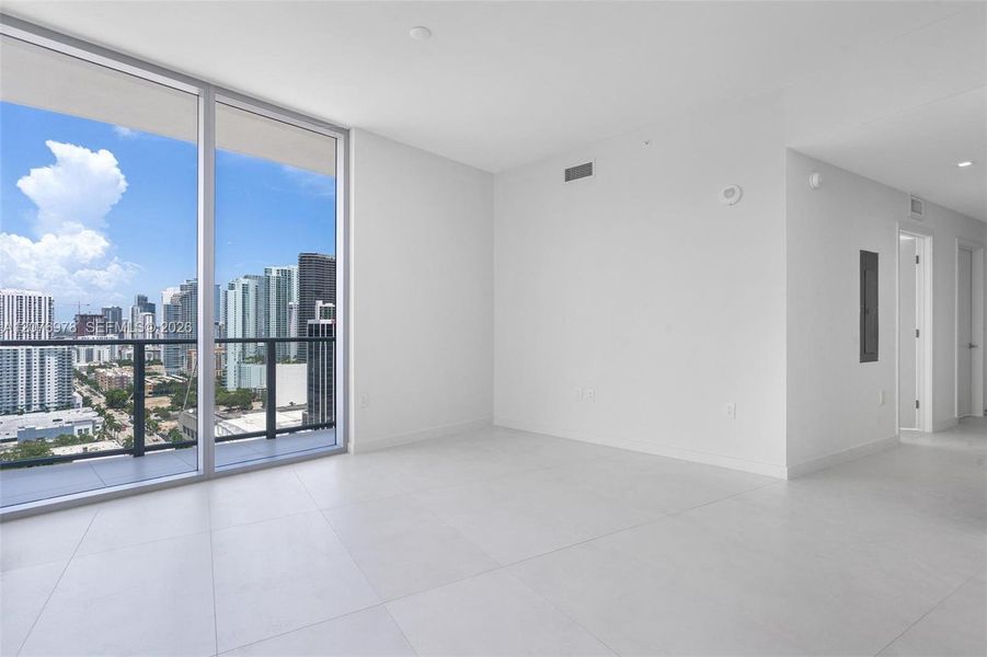 Spacious, unfurnished interior of a new home in , Miami (Image 18).