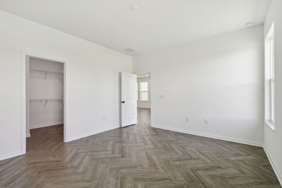 Spacious, unfurnished interior of a new home in Avalon West, Spring Hill (Image 42).