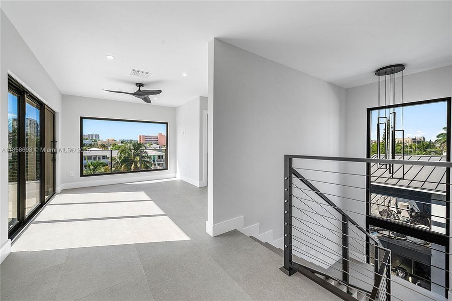 Spacious, unfurnished interior of a new home in , Pompano Beach (Image 25). Spacious, unfurnished interior of a new home in , Pompano Beach (Image 25).