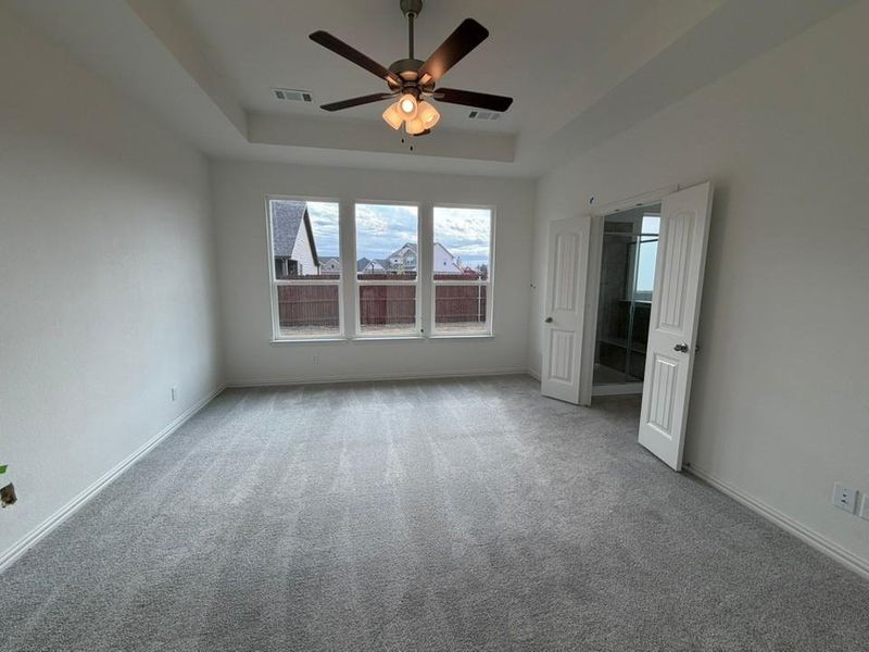 Spacious, unfurnished interior of a new home in Covenant Park, Springtown (Image 8).