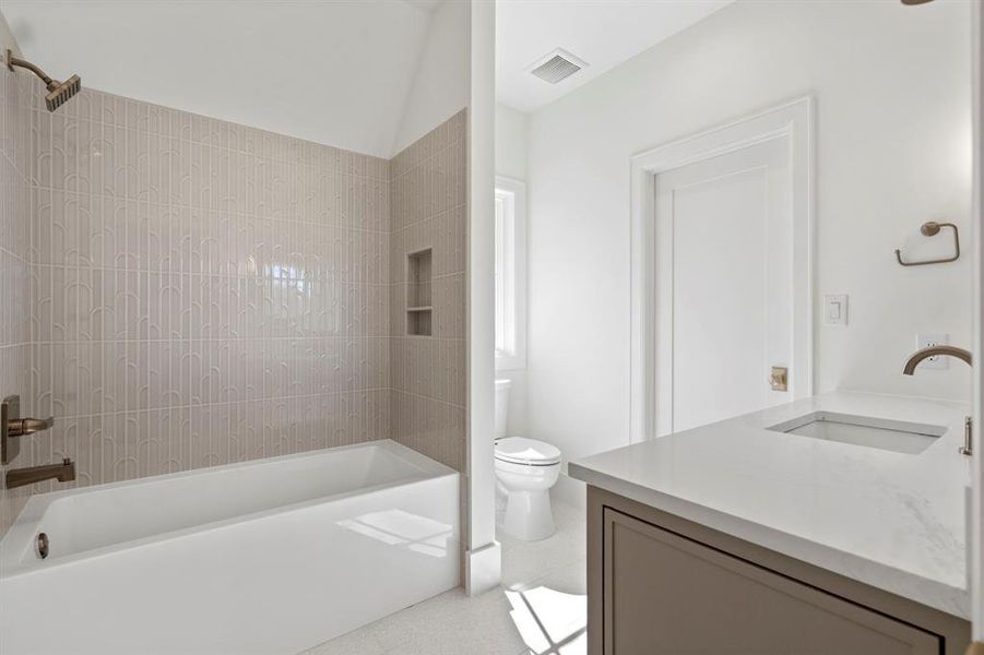 Furnished interior view inside a new home in , Dallas (Image 13). Furnished interior view inside a new home in , Dallas (Image 13).