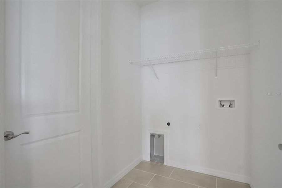 Spacious, unfurnished interior of a new home in Turnleaf, Punta Gorda (Image 11).