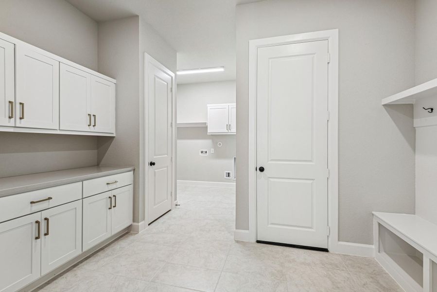 Furnished interior view inside a new home in ARTAVIA 65' Homesites, Conroe (Image 5).