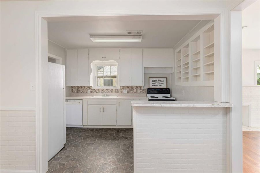 Furnished interior view inside a new home in , Brownwood (Image 6).