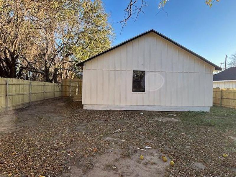 Exterior details and patio area of a home in , Ector (Image 16).