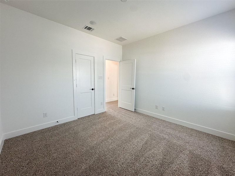 Spacious, unfurnished interior of a new home in Sienna, Missouri City (Image 23). Spacious, unfurnished interior of a new home in Sienna, Missouri City (Image 23).