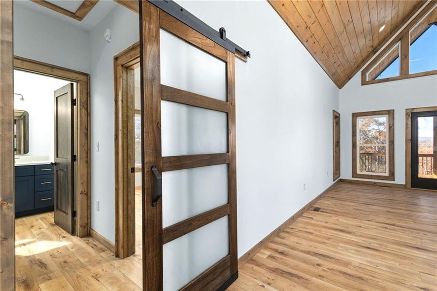 Spacious, unfurnished interior of a new home in , Ellijay (Image 38).