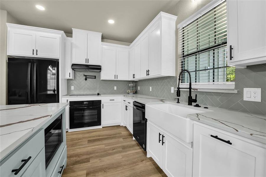 Furnished interior view inside a new home in , Mineral Wells (Image 9).