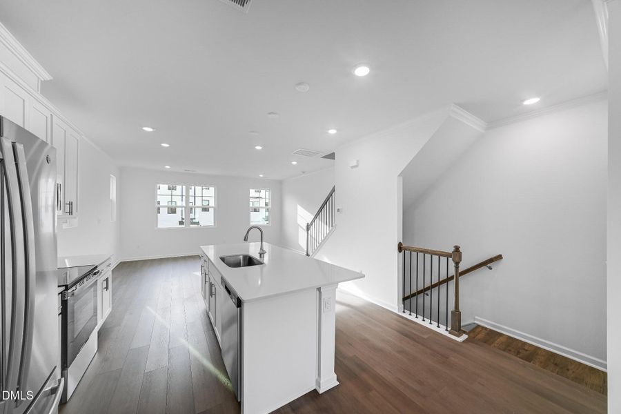 SUN_ElmGrove_Pic_Wyatt_QMI_4_Kitchen_1of