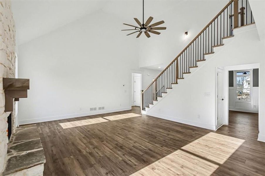 Spacious, unfurnished interior of a new home in , Waleska (Image 37).