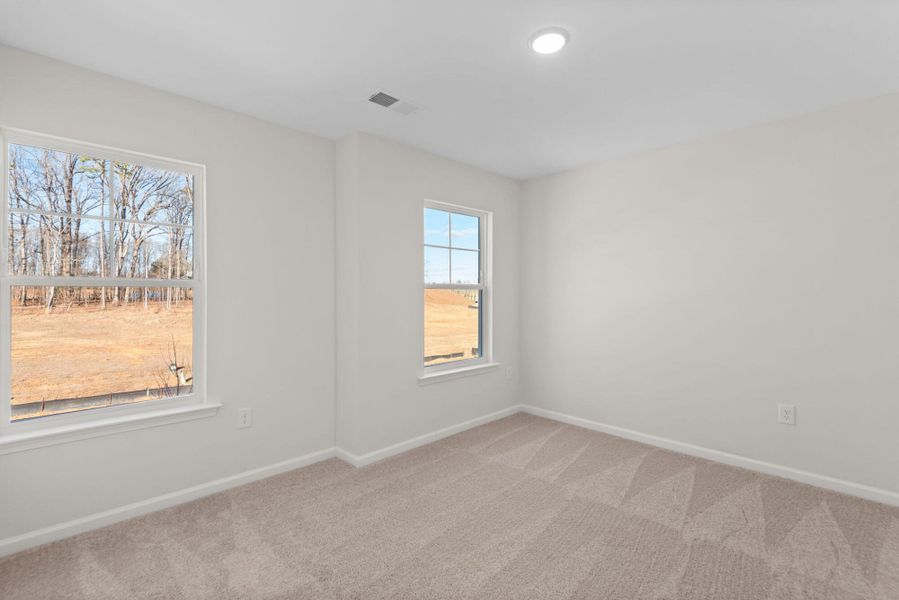 Spacious, unfurnished interior of a new home in Chandler Ridge, McLeansville (Image 30).