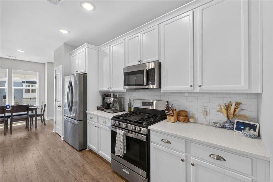 Furnished interior view inside a new home in , Hanahan (Image 12).