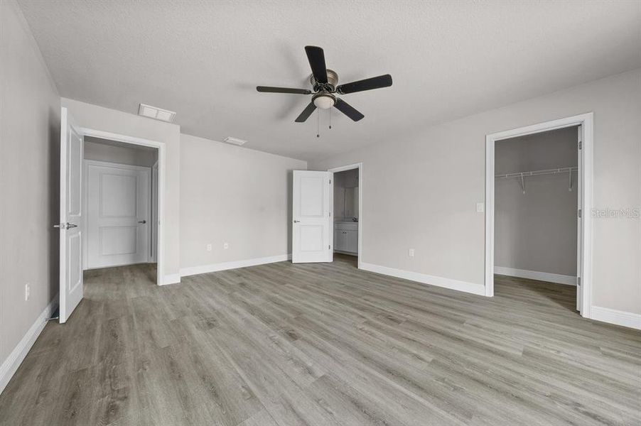 Spacious, unfurnished interior of a new home in , Citrus Springs (Image 18).