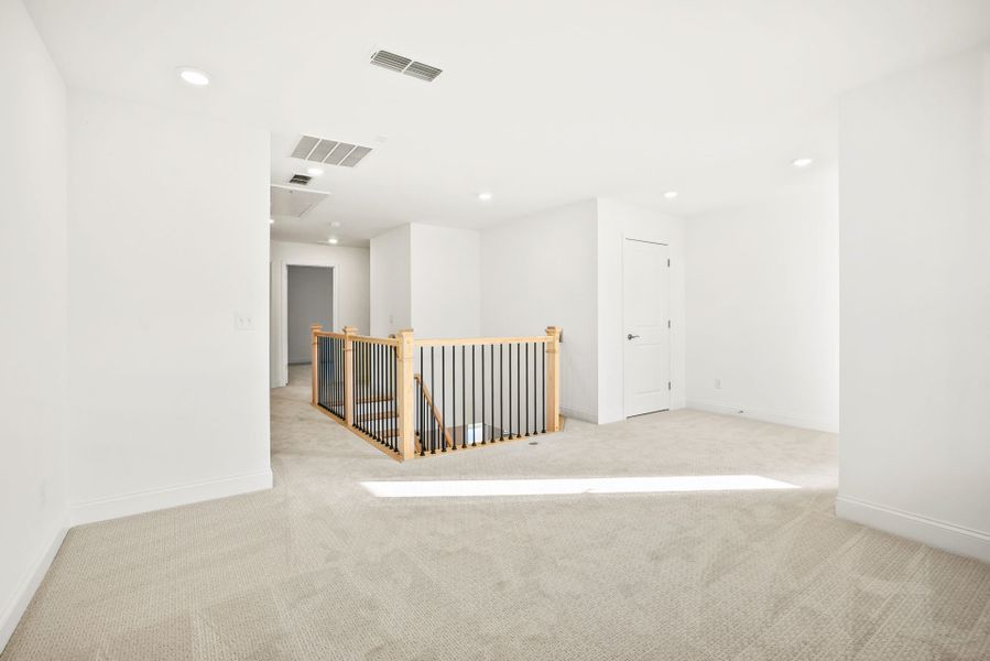 Spacious, unfurnished interior of a new home in Forest Creek, Waxhaw (Image 56).