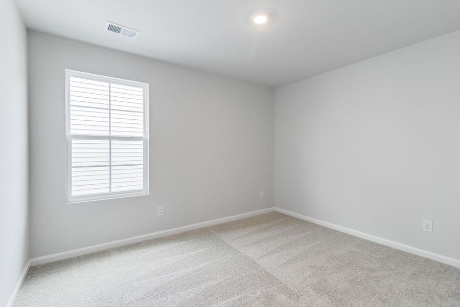 Spacious, unfurnished interior of a new home in Bluefield, Lexington (Image 40).