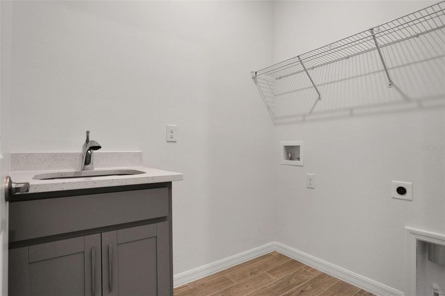 Spacious, unfurnished interior of a new home in Angeline, Land O' Lakes (Image 23).