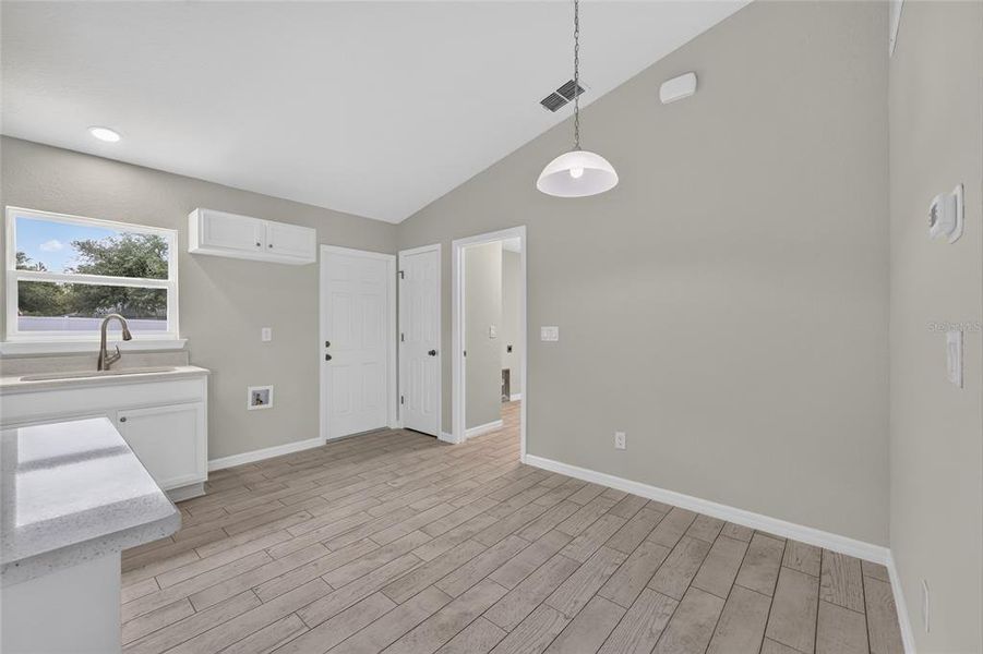 Spacious, unfurnished interior of a new home in , Ocala (Image 25).