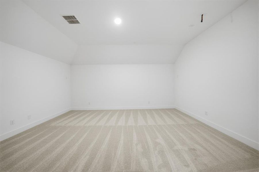 Spacious, unfurnished interior of a new home in Brookhollow West, Prosper (Image 33). Spacious, unfurnished interior of a new home in Brookhollow West, Prosper (Image 33).