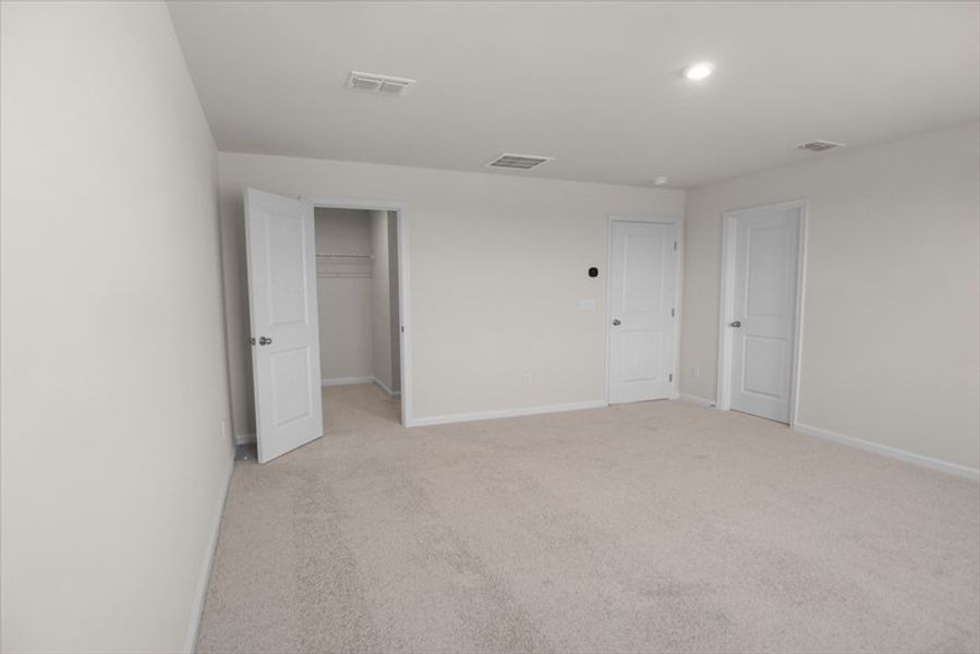 Spacious, unfurnished interior of a new home in Baker Grove, Duncan (Image 24).